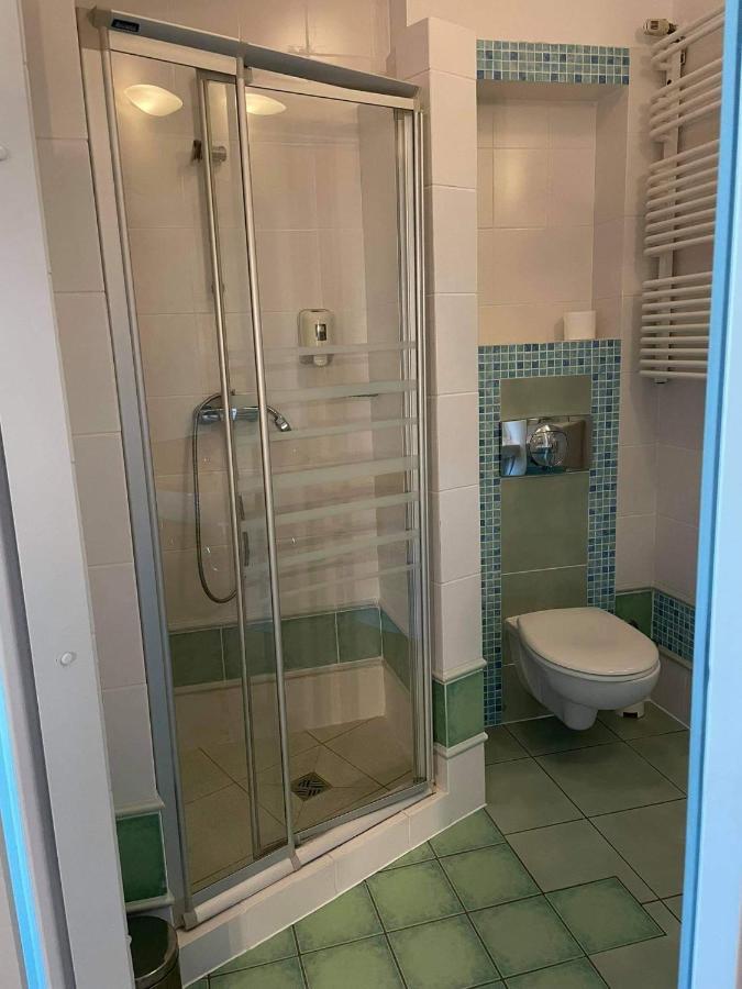 Hotel Anton Pruszków Buitenkant foto
