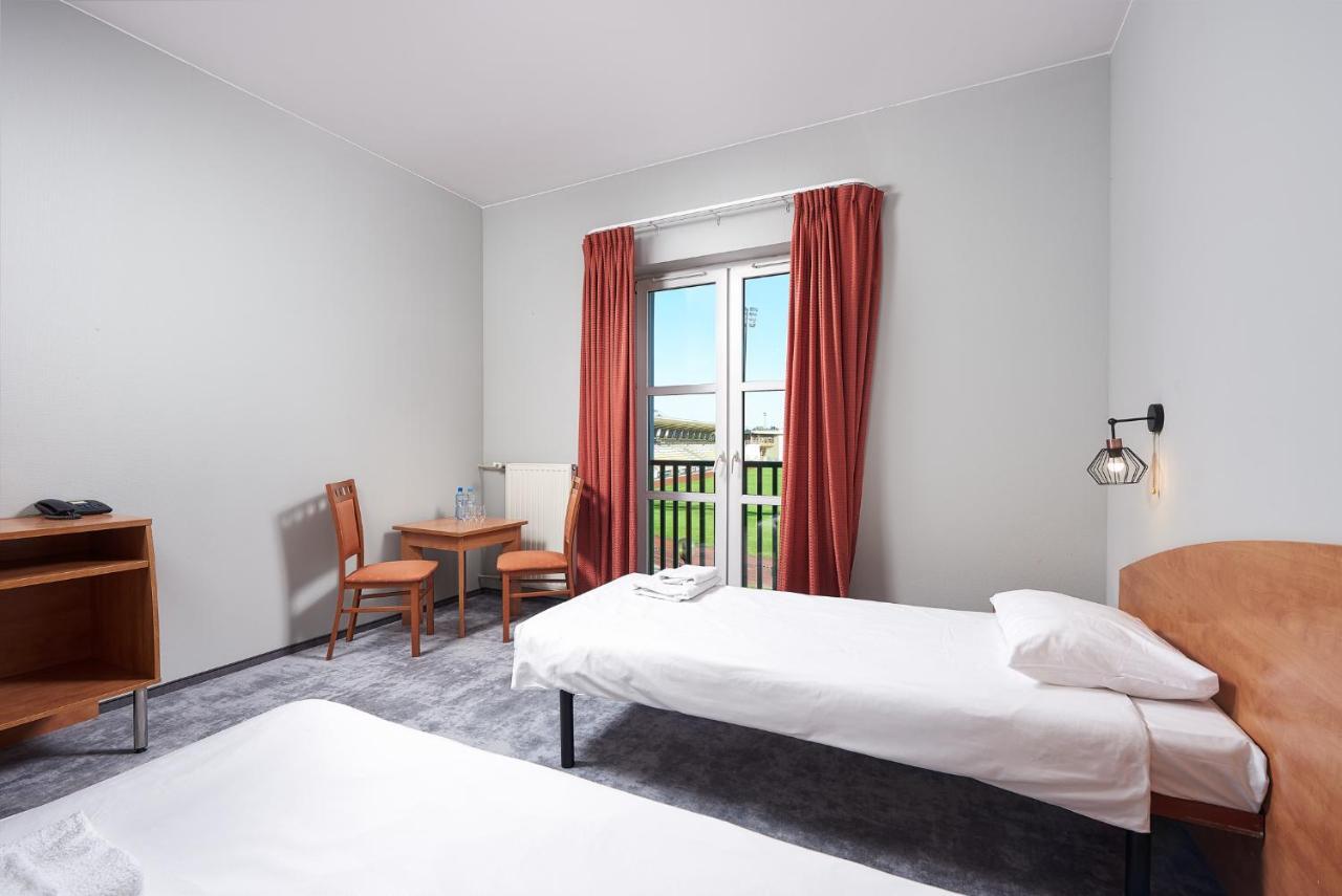 Hotel Anton Pruszków Buitenkant foto