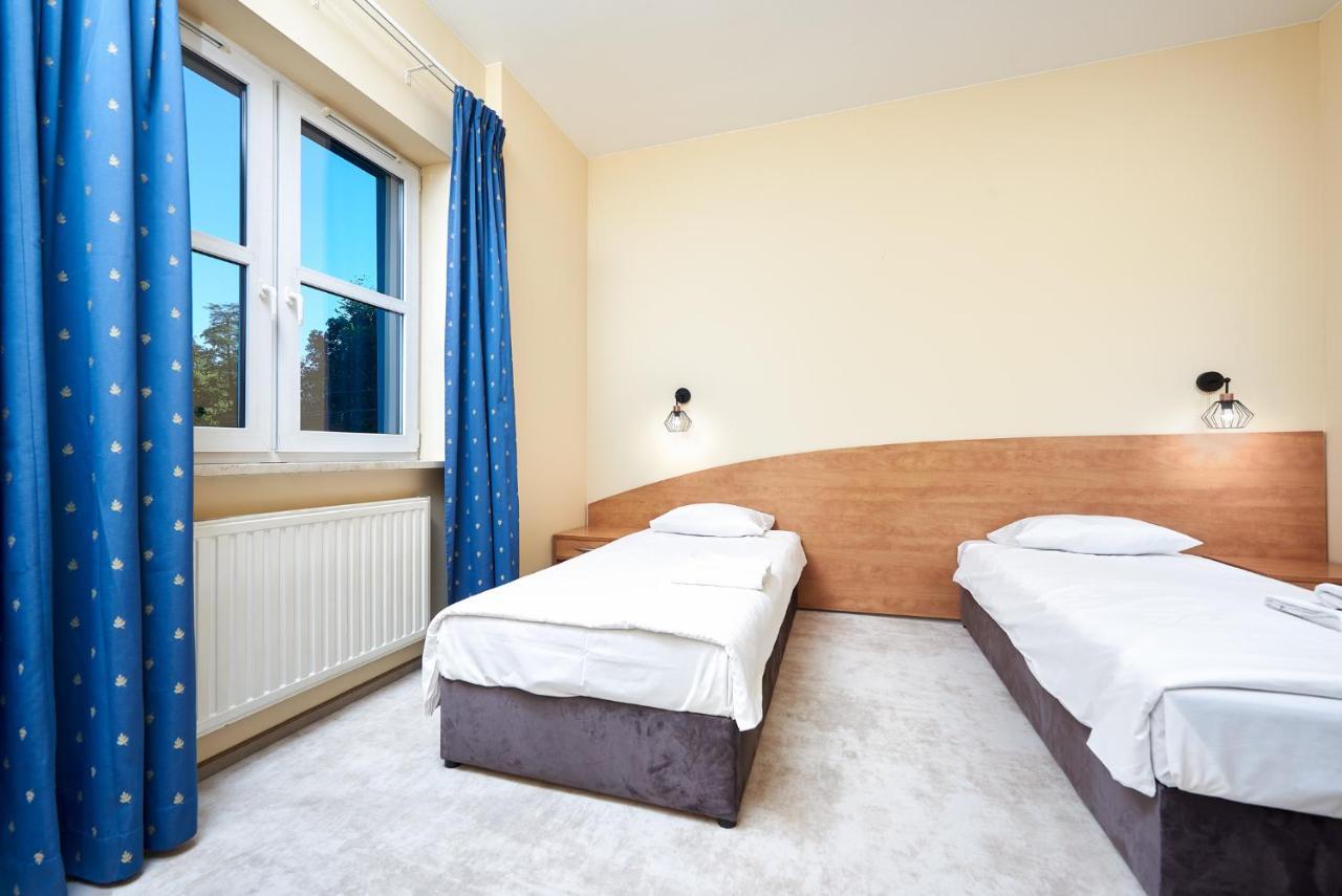 Hotel Anton Pruszków Buitenkant foto