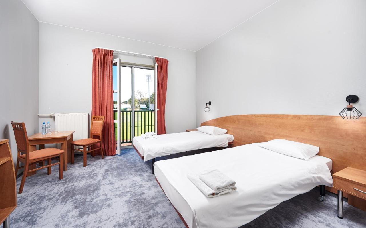 Hotel Anton Pruszków Buitenkant foto