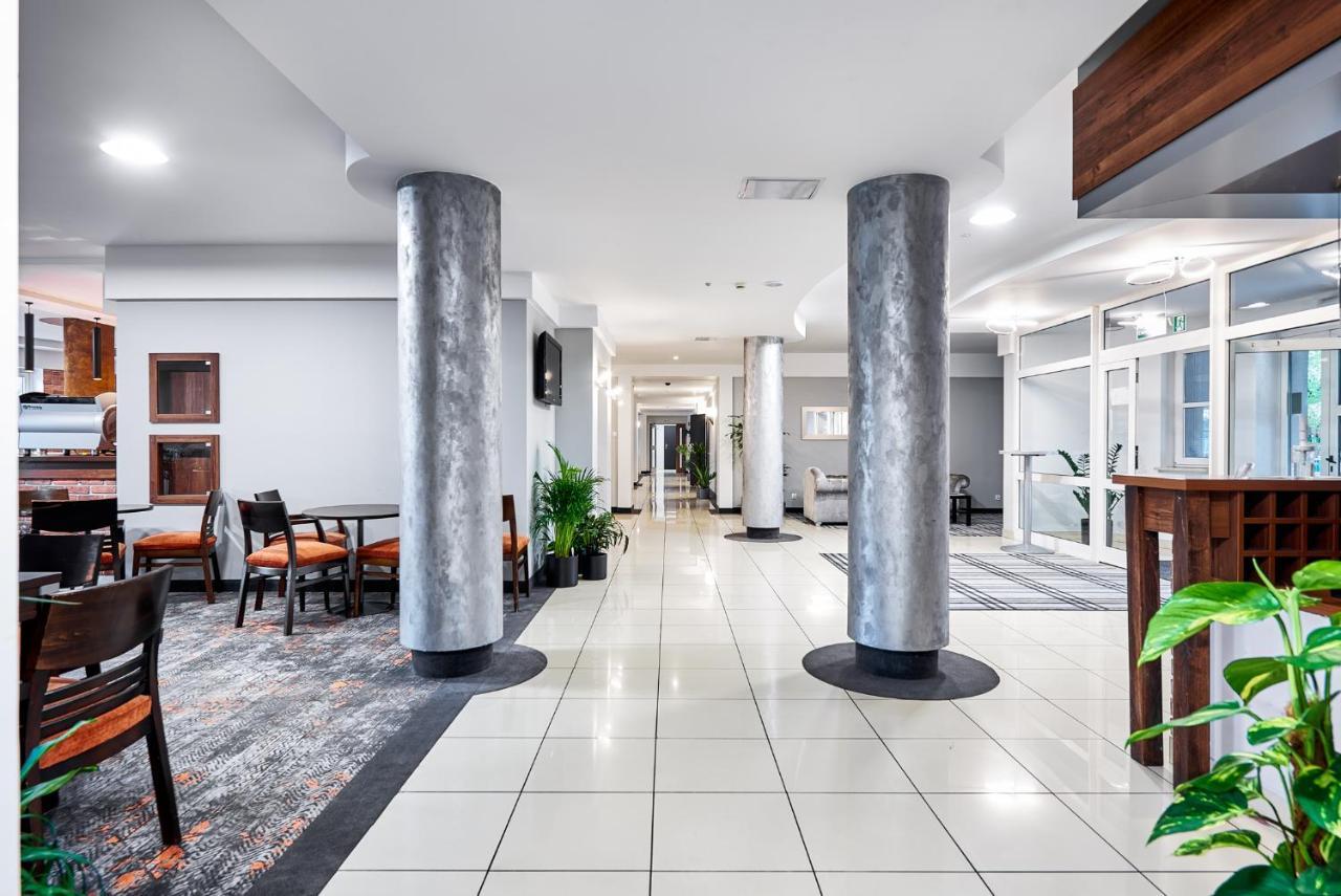 Hotel Anton Pruszków Buitenkant foto